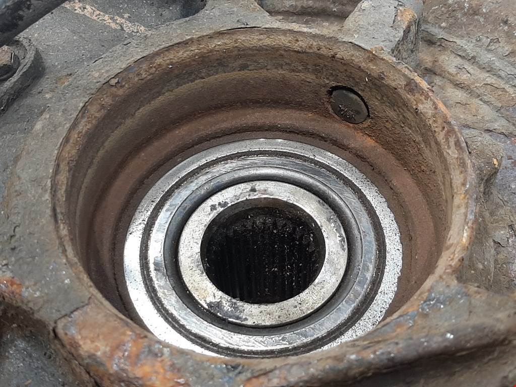 Ступица задняя левая LAND ROVER Range Rover 2002-2012