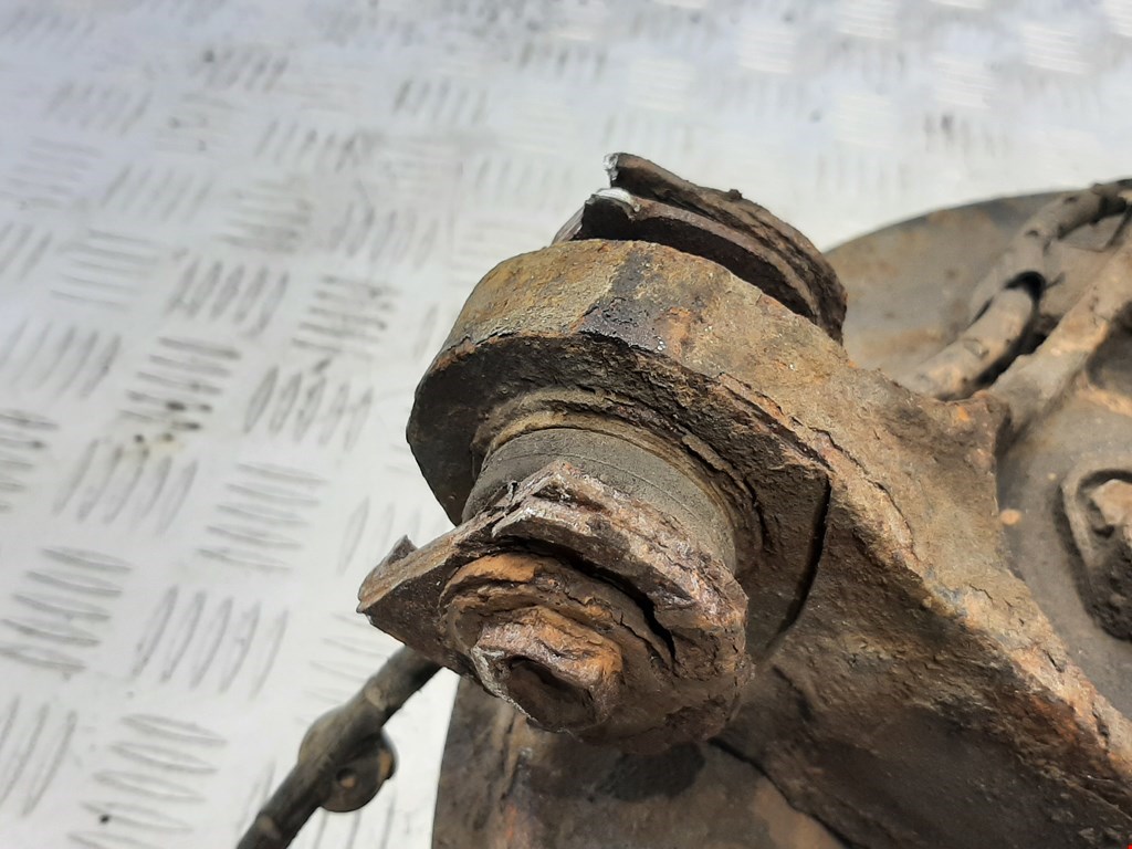 Ступица задняя левая LAND ROVER Range Rover 2002-2012