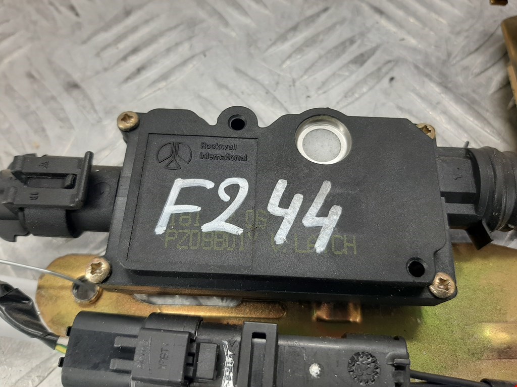 Замок двери задней левой CITROEN C8 2002-2014