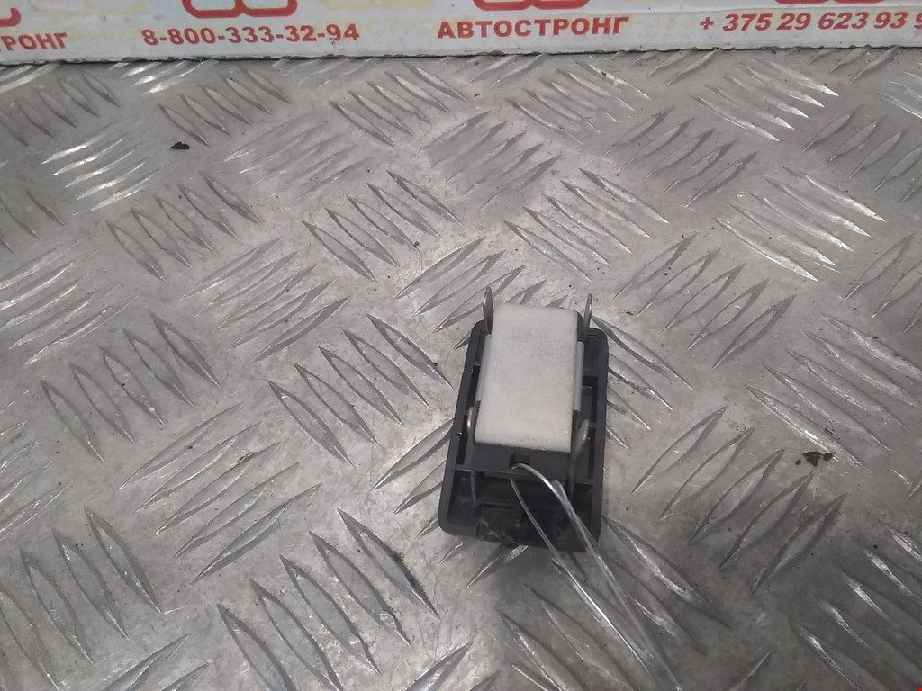 Кнопка центрального замка TOYOTA HiAce V H200 2004-н.в.