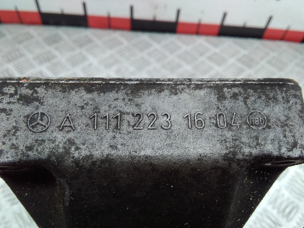 Подушка (опора) крепления двигателя Mercedes C-Class (W203) (2000-2008)