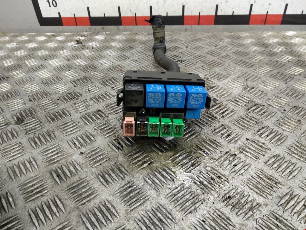 Датчик уровня в бачок омывателя HYUNDAI Tucson l 2004-2010