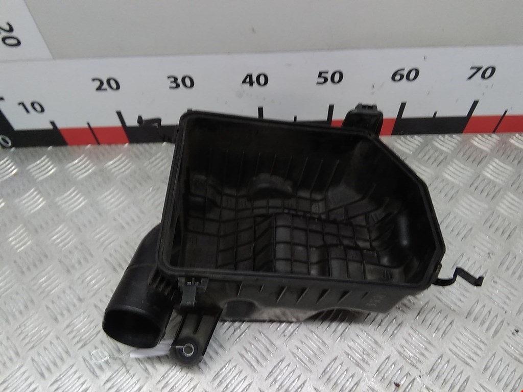 Корпус воздушного фильтра KIA Carens 2006-2012