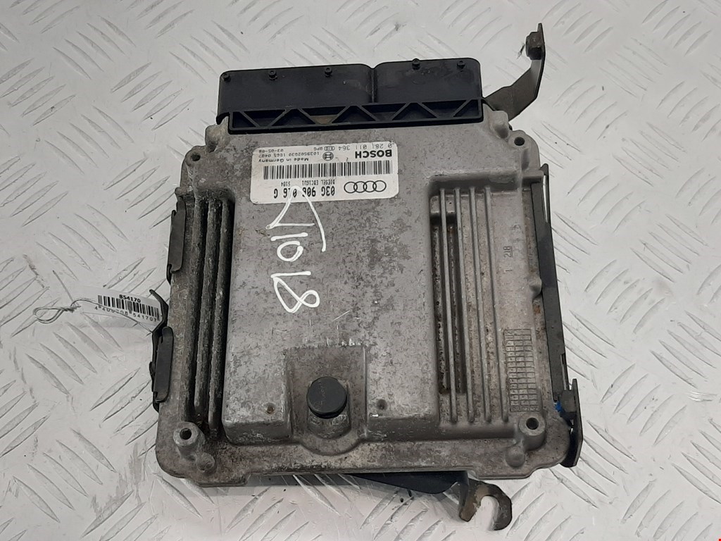 Блок управления двигателя (ЭБУ) AUDI A3 8P 2003-2013