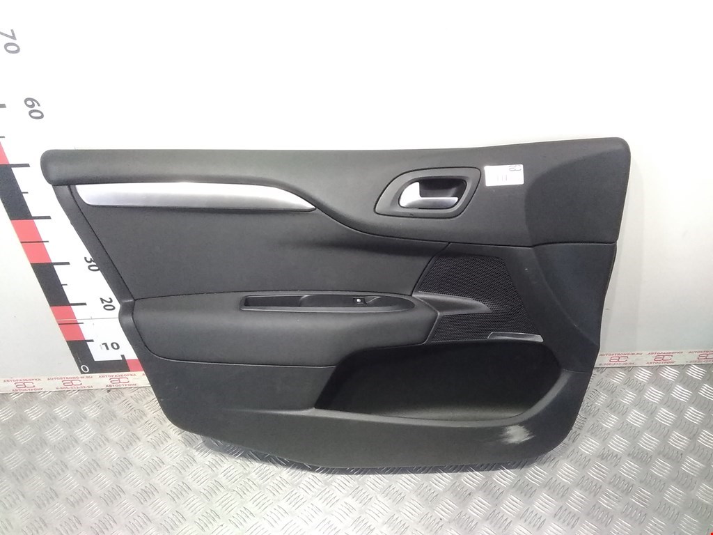 Обшивка двери передняя левая CITROEN C4 II 2010-н.в.
