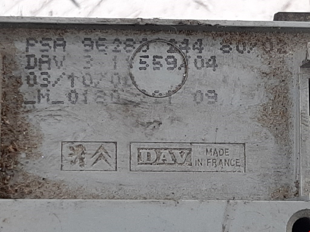 Датчик уровня в бачок омывателя CITROEN Xsara 1997-2000