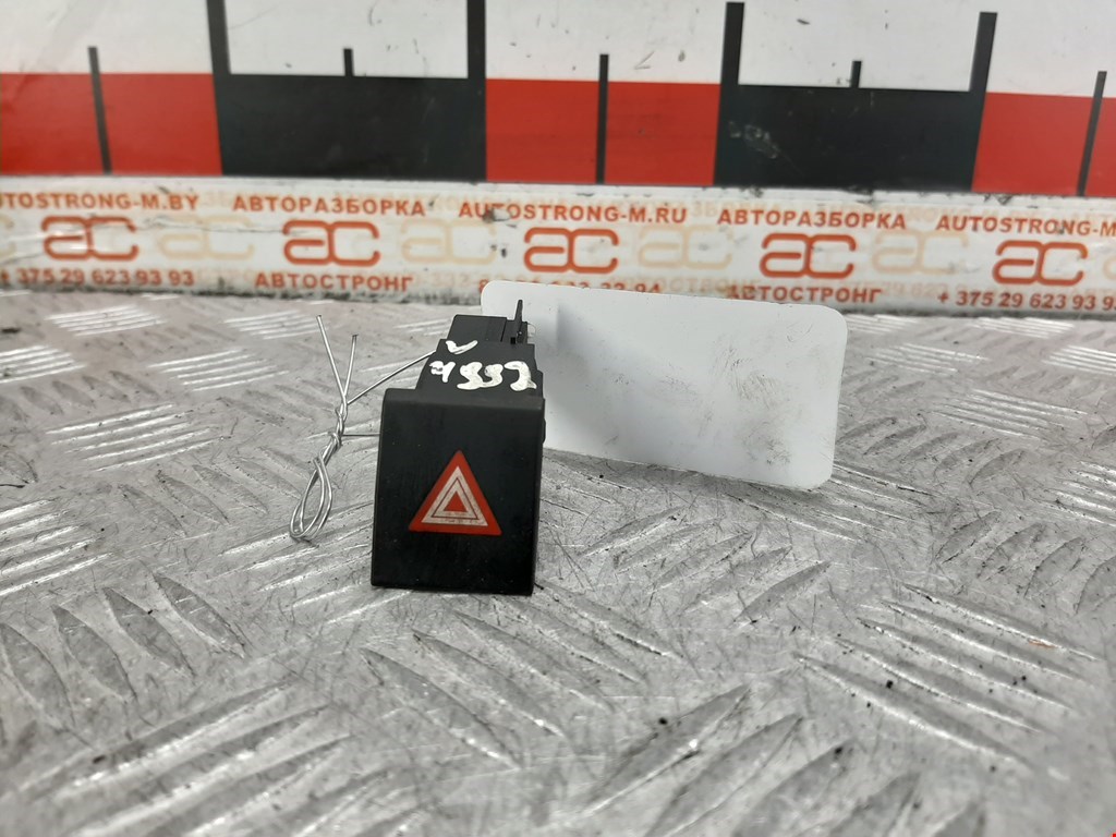 Кнопка аварийной сигнализации (аварийки) SKODA Roomster 2006-2015