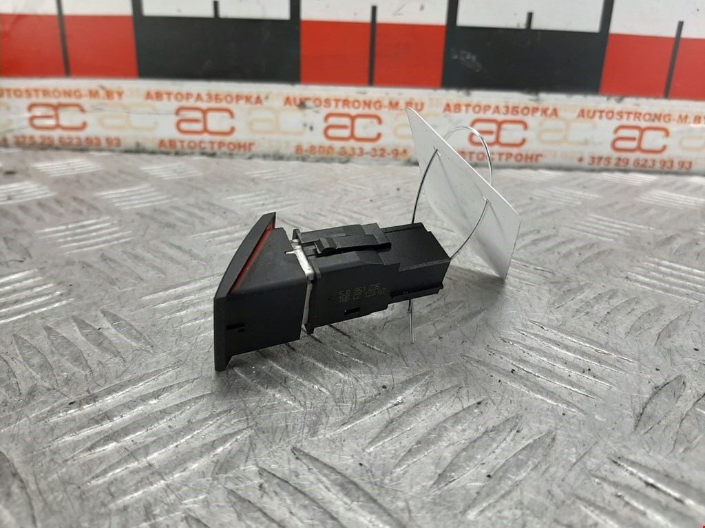 Кнопка аварийной сигнализации (аварийки) SKODA Roomster 2006-2015