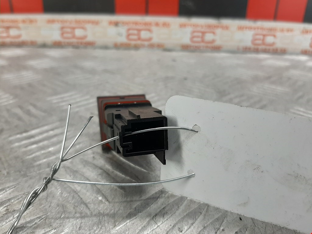 Кнопка аварийной сигнализации (аварийки) SKODA Roomster 2006-2015