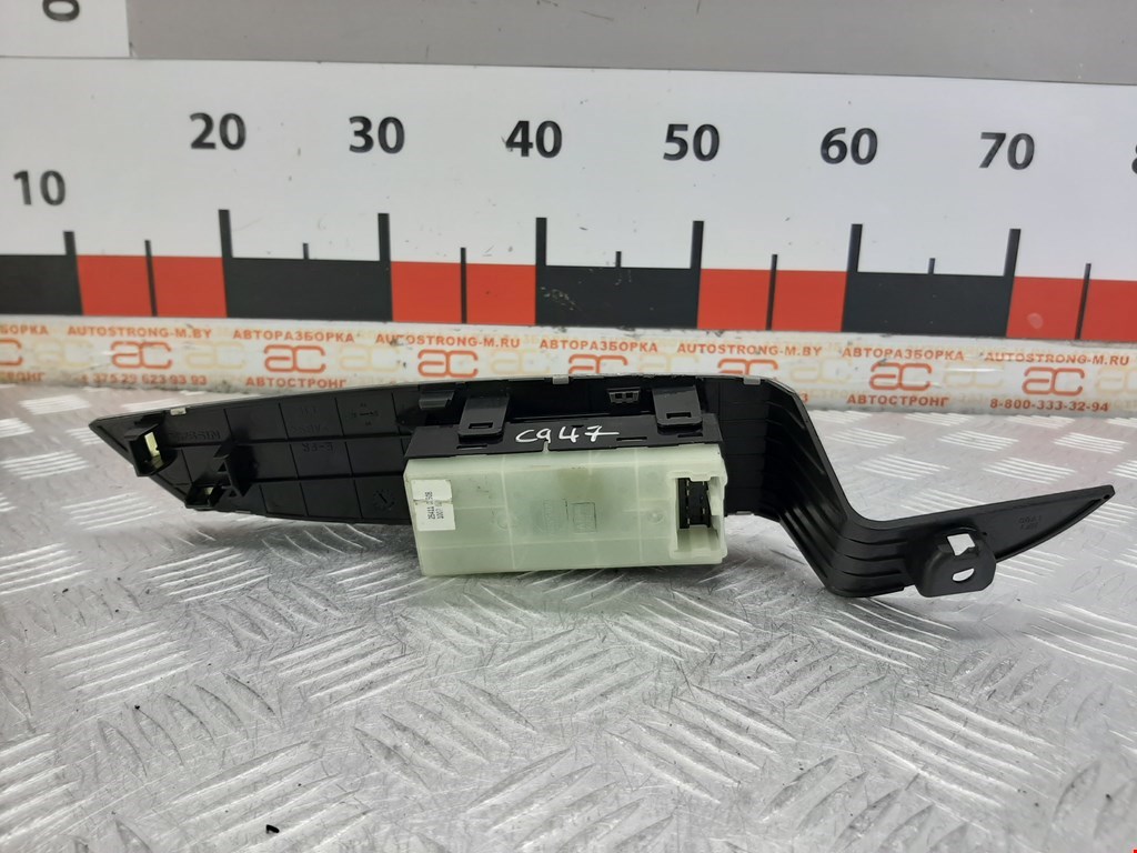 Кнопка стеклоподъемника NISSAN Murano Z50 2002-2008