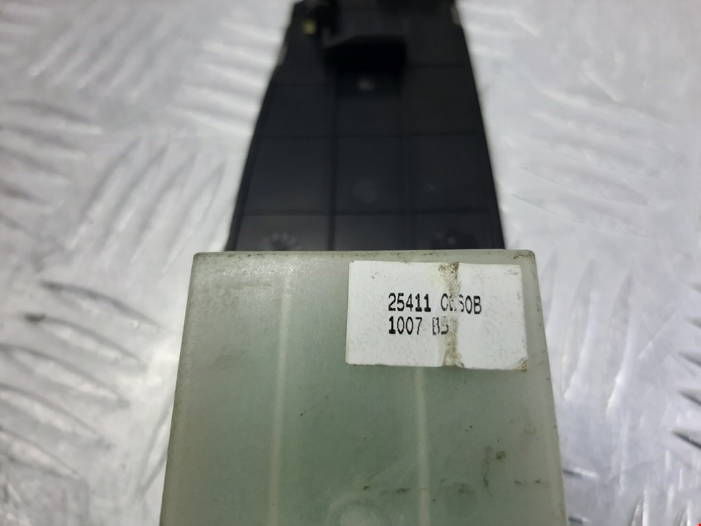 Кнопка стеклоподъемника NISSAN Murano Z50 2002-2008