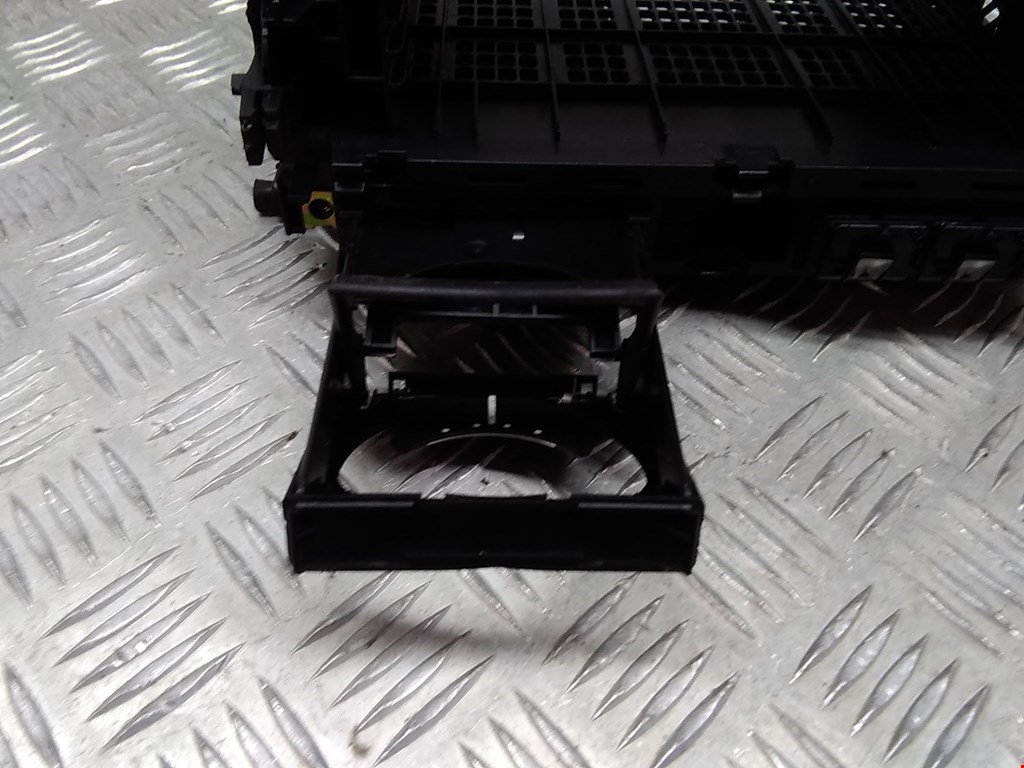 Рамка магнитолы AUDI A4 B5 1995-2001