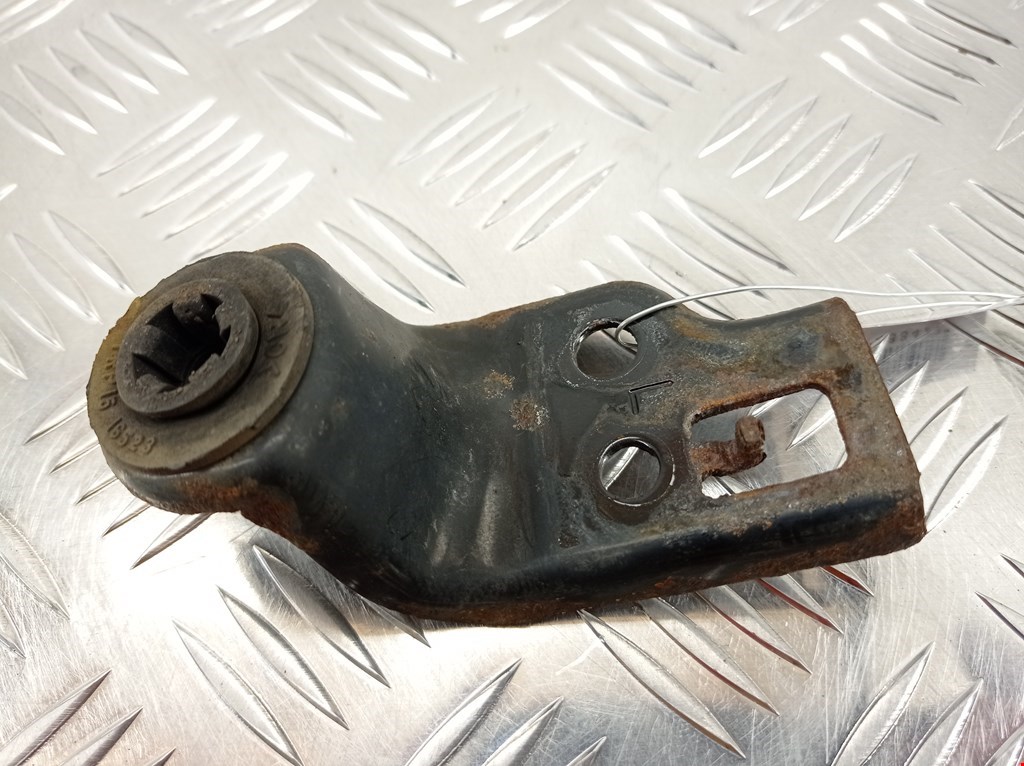 Кронштейн (крепление) радиатора TOYOTA Avensis 2003-2008