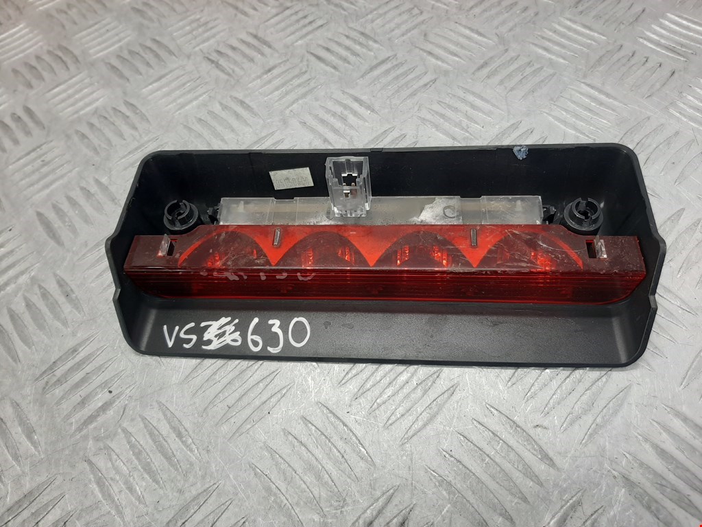 Фонарь дополнительный тормозной (стоп-сигнал) Citroen C2 (2003-2009)