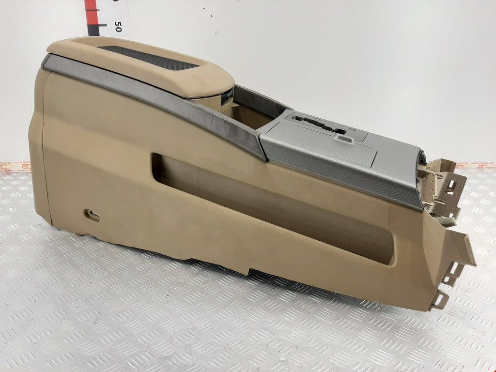 Подлокотник в салон NISSAN Armada 2003-2016