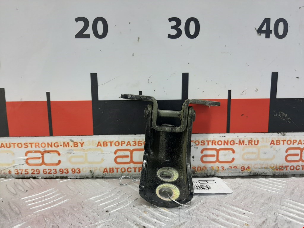 Петля двери передней правой Nissan Armada (TA60) (2003-2016)