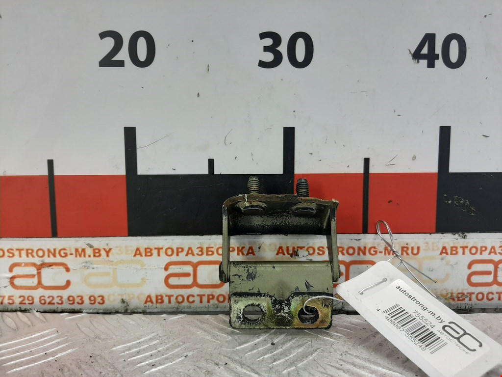 Петля крышки (двери) багажника Nissan Armada (TA60) (2003-2016)