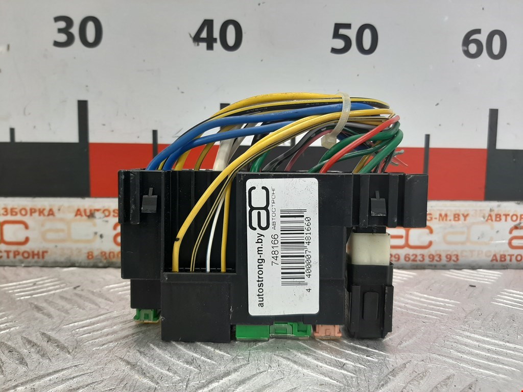 Датчик уровня в бачок омывателя NISSAN Pathfinder R51M 2004-2014