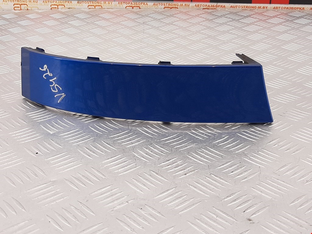 Накладка (планка) под фонарь левая Skoda Octavia 1Z (2004-2013)