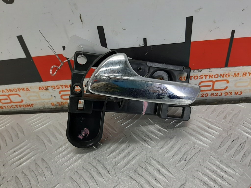 Ручка дверная задняя внутренняя левая DODGE Journey 2008-2020