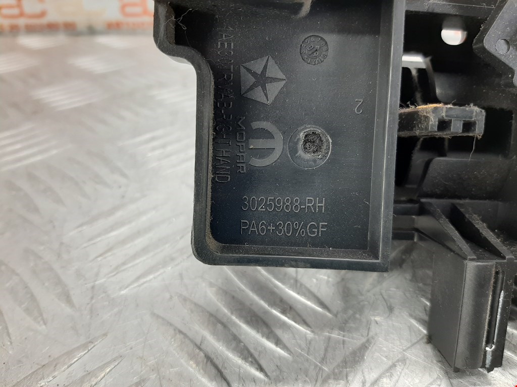 Ручка дверная задняя внутренняя правая DODGE Caravan V 2007-2020