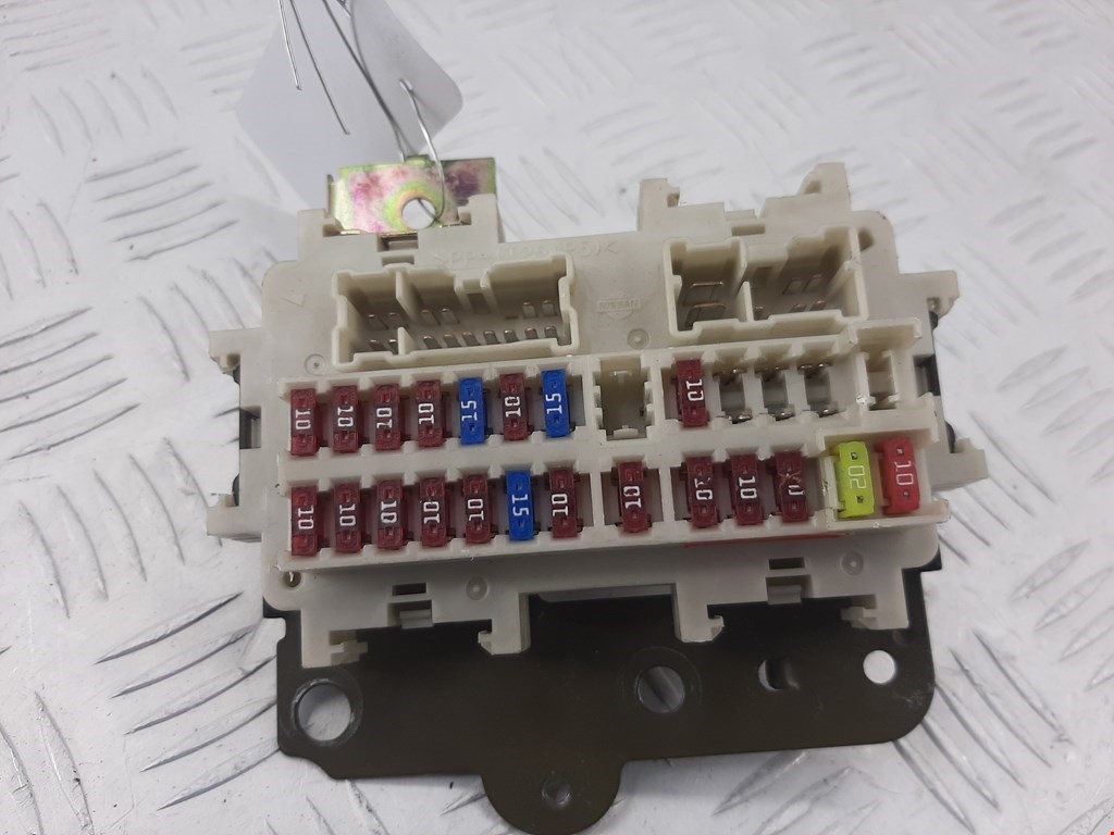 Датчик уровня в бачок омывателя NISSAN Pathfinder R51M 2004-2014