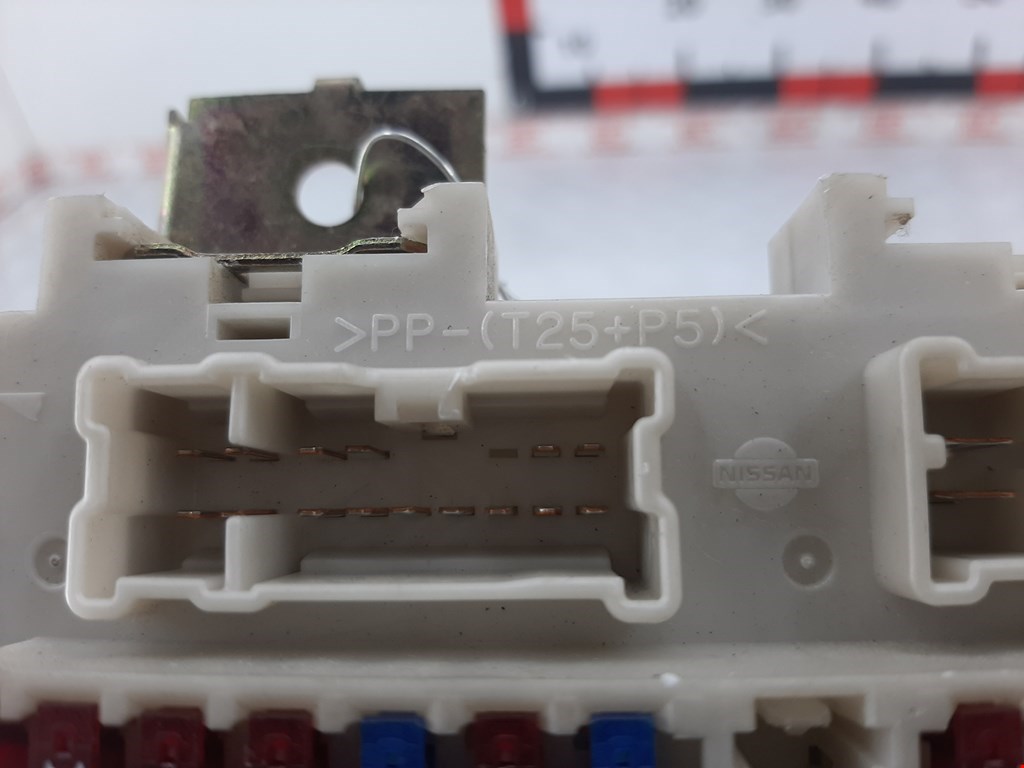 Датчик уровня в бачок омывателя NISSAN Pathfinder R51M 2004-2014