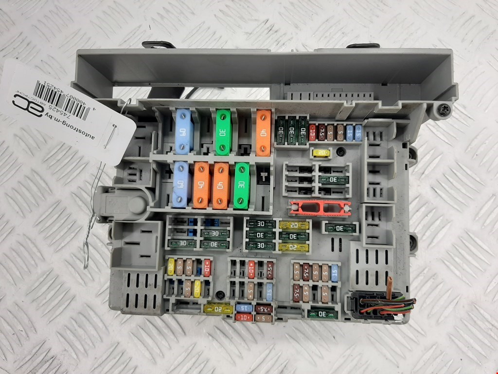 Датчик уровня в бачок омывателя BMW 3er E90/E91 2005-2012