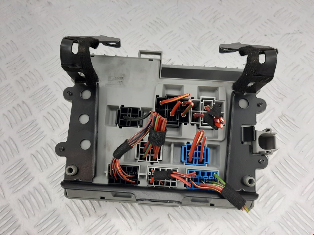 Датчик уровня в бачок омывателя BMW 3er E90/E91 2005-2012