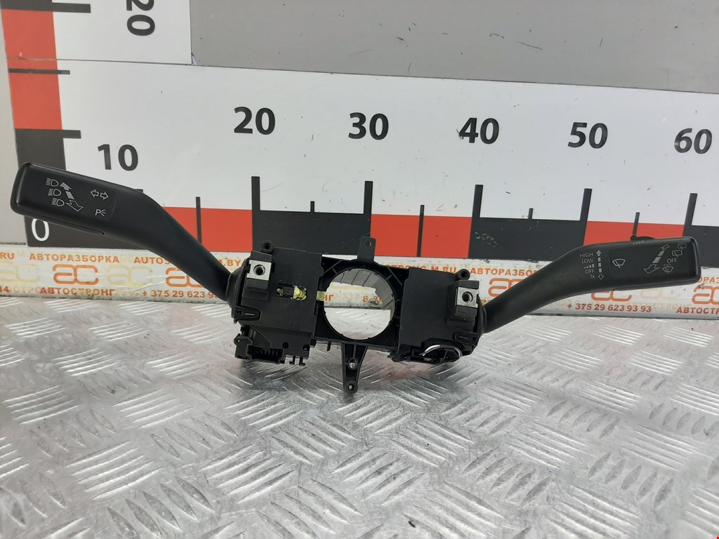 Переключатель поворотов и дворников (стрекоза) Seat Toledo 4 (2012-2018)