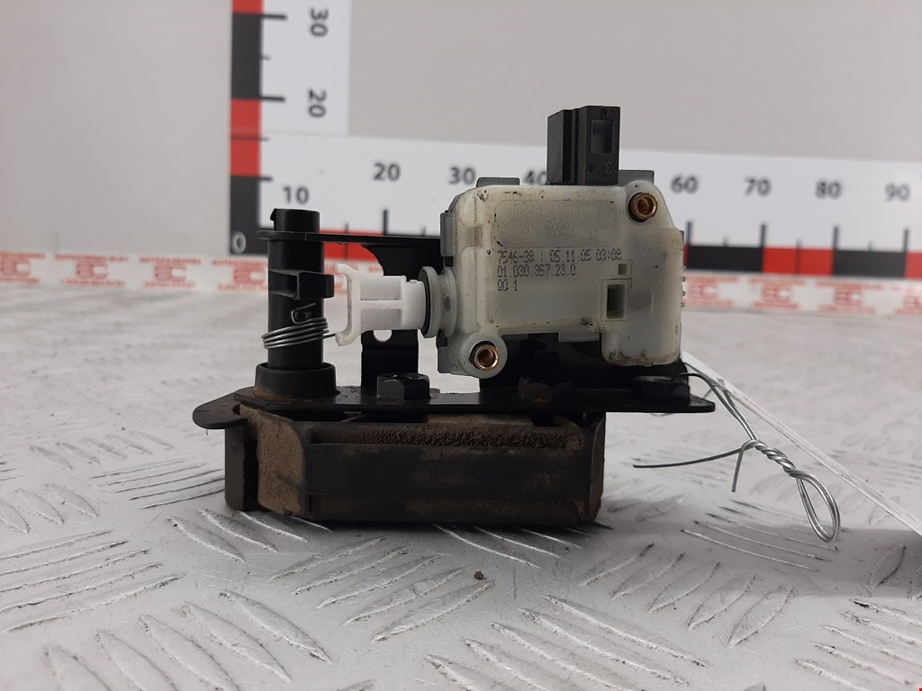 Активатор замка багажника LAND ROVER Range Rover 2002-2012