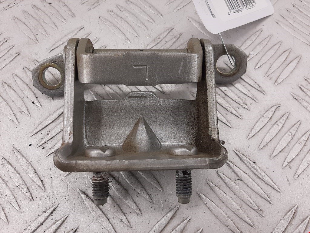 Петля двери задней левой Nissan Pathfinder (R51) (2004-2014)