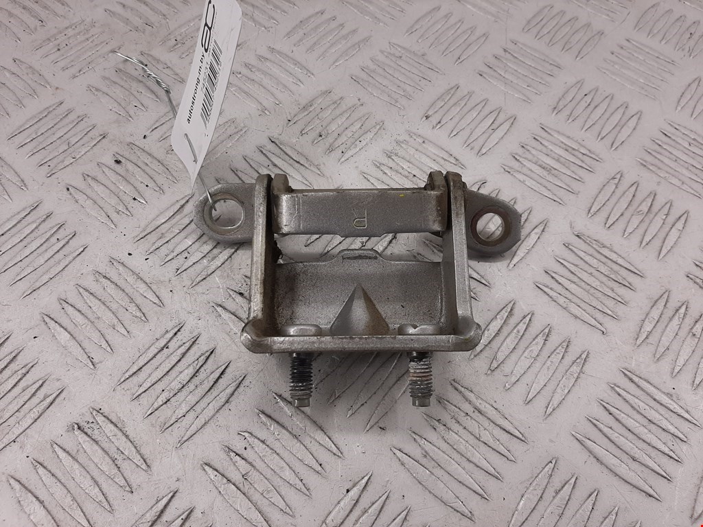 Петля двери задней правой Nissan Pathfinder (R51) (2004-2014)