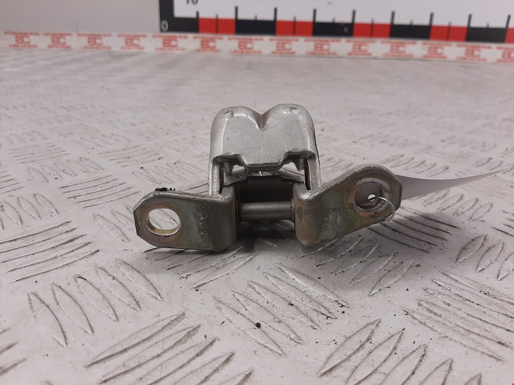 Петля двери задней левой Nissan Pathfinder (R51) (2004-2014)