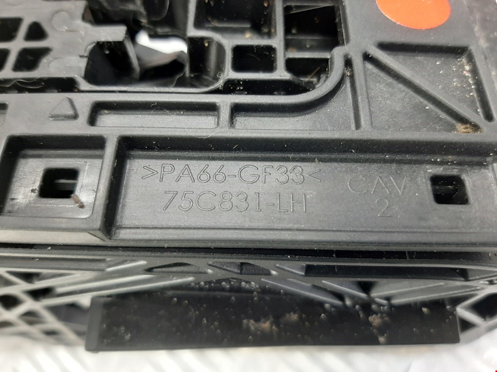 Кулиса (селектор) АКПП/МКПП в салоне TOYOTA Camry XV50 2011-2018