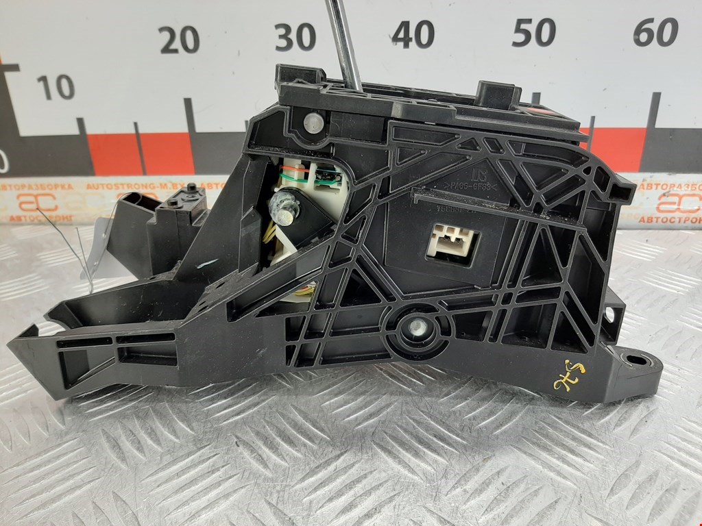 Кулиса (селектор) АКПП/МКПП в салоне TOYOTA Camry XV50 2011-2018