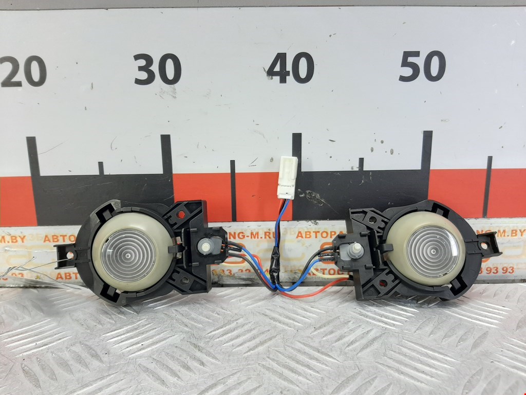 Плафон салонный (салона фонарь) NISSAN Armada 2003-2016