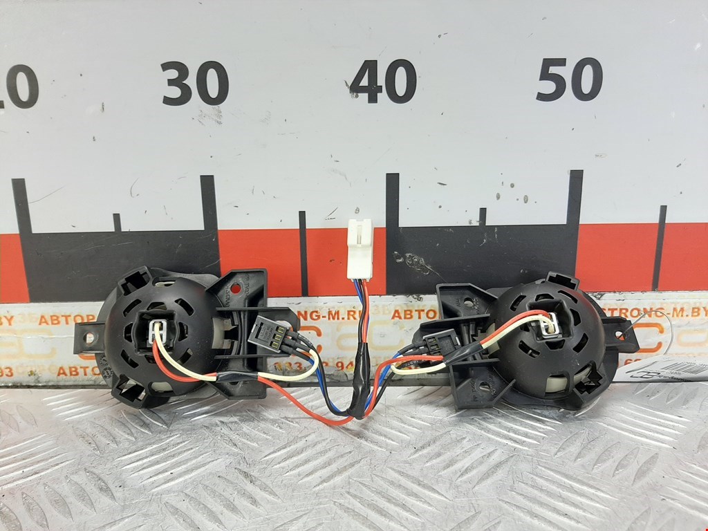 Плафон салонный (салона фонарь) NISSAN Armada 2003-2016