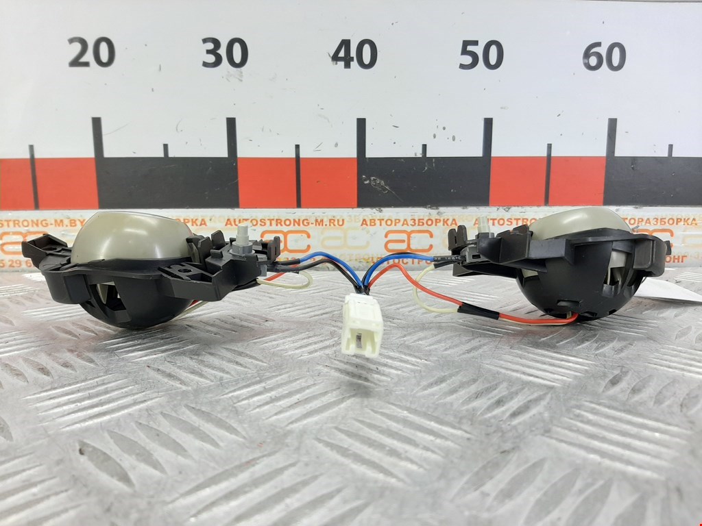 Плафон салонный (салона фонарь) NISSAN Armada 2003-2016