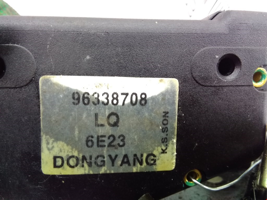 Замок багажника (крышки двери) DAEWOO Tacuma 2001-2011