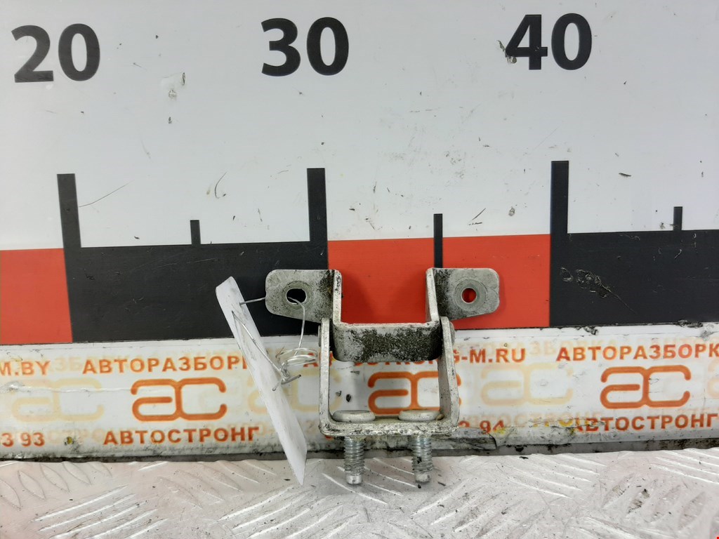 Петля крышки (двери) багажника Kia Ceed 1 (ED) (2006-2012)