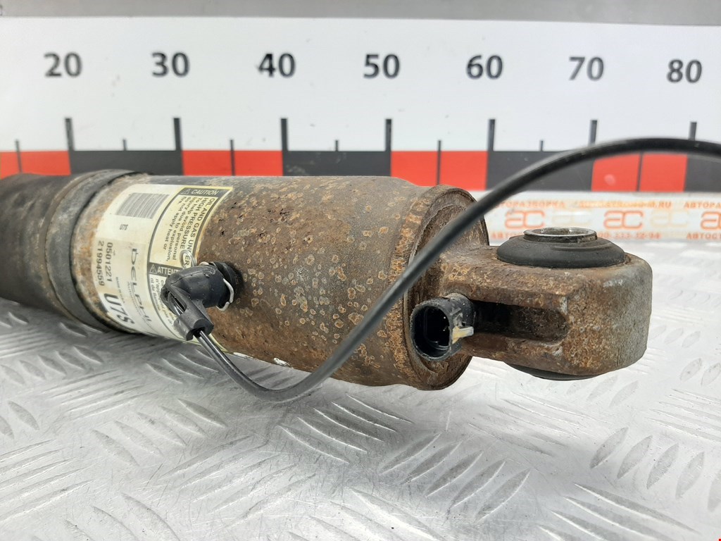 Амортизатор задний правый CADILLAC Escalade 2002-2006