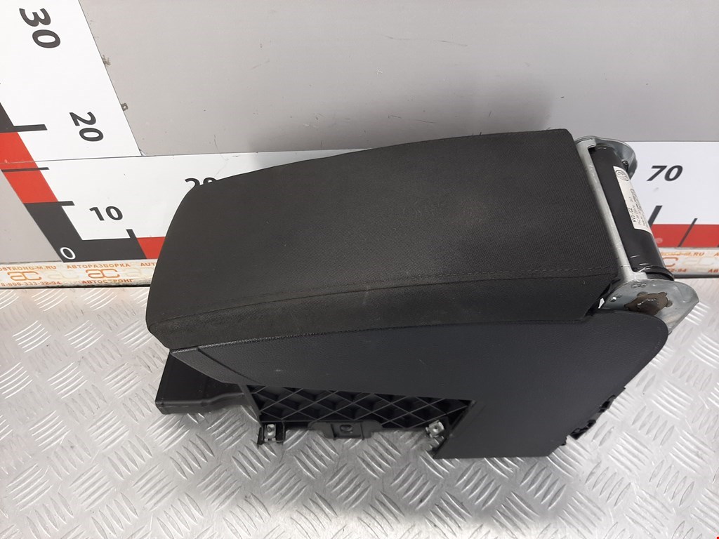 Подлокотник в салон VOLKSWAGEN Passat B7 2011-2015