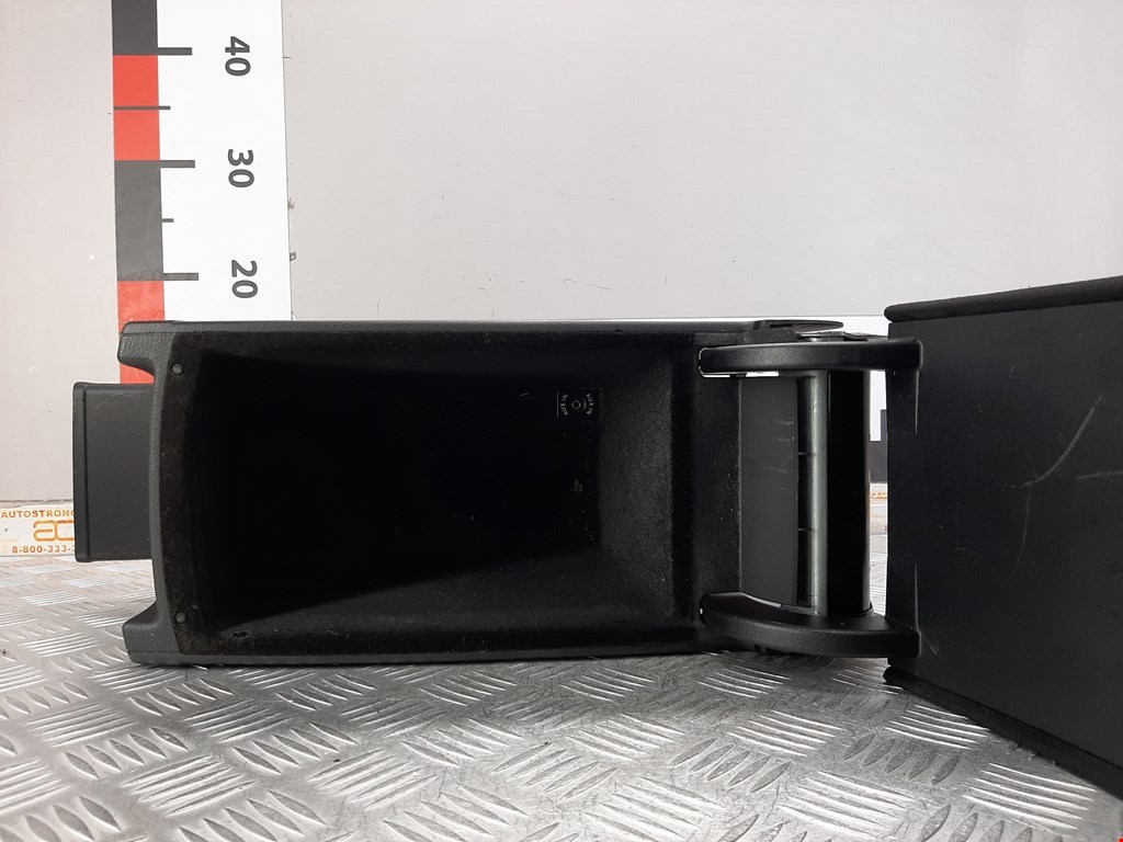 Подлокотник в салон VOLKSWAGEN Passat B7 2011-2015