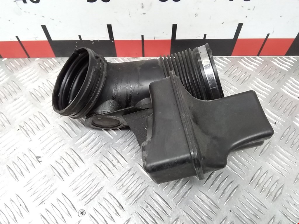Патрубок воздушного фильтра BMW 3er E90/E91 2005-2012