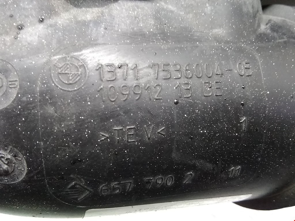 Патрубок воздушного фильтра BMW 3er E90/E91 2005-2012