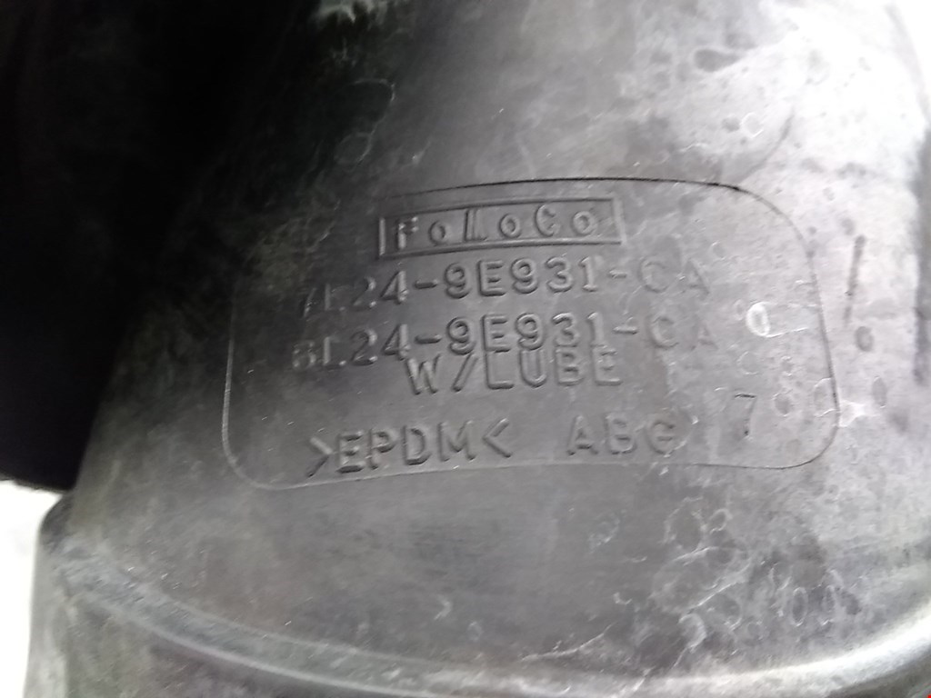 Патрубок воздушного фильтра FORD Explorer 2006-2010