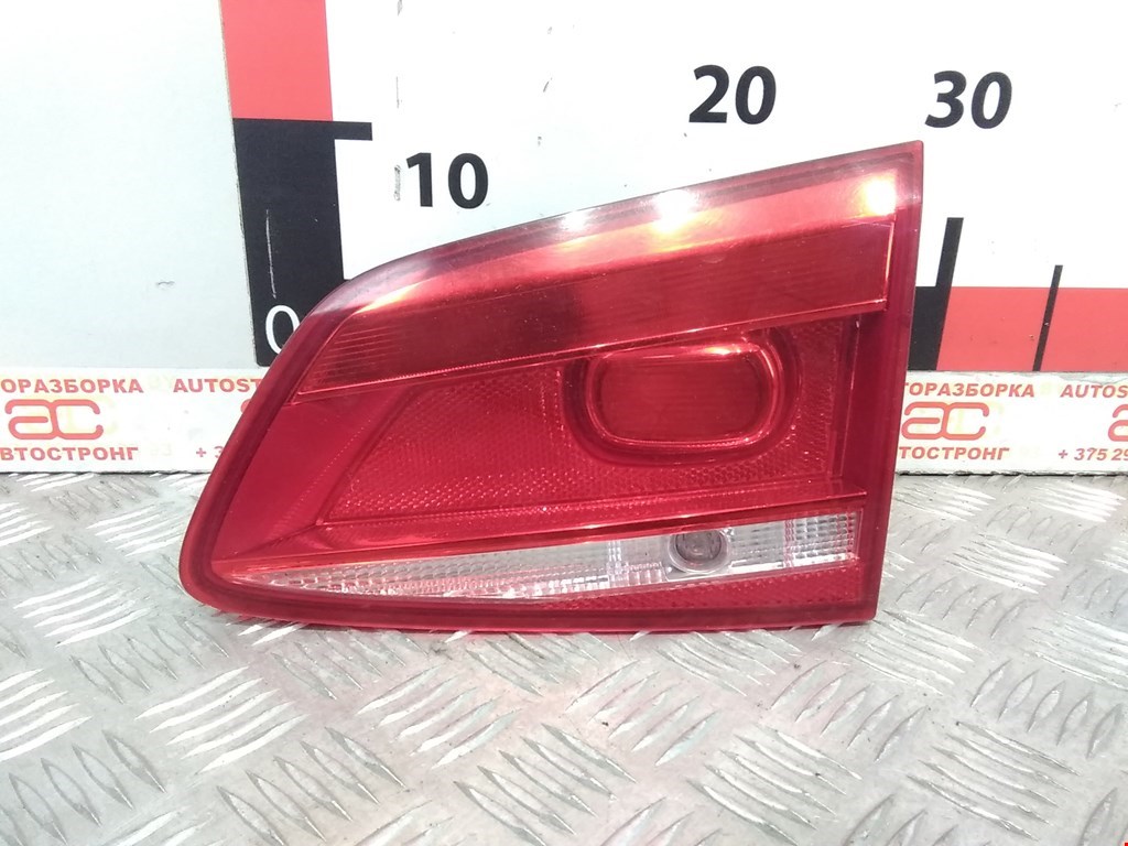 Фонарь задний внутренний правый VOLKSWAGEN Passat B7 2011-2015