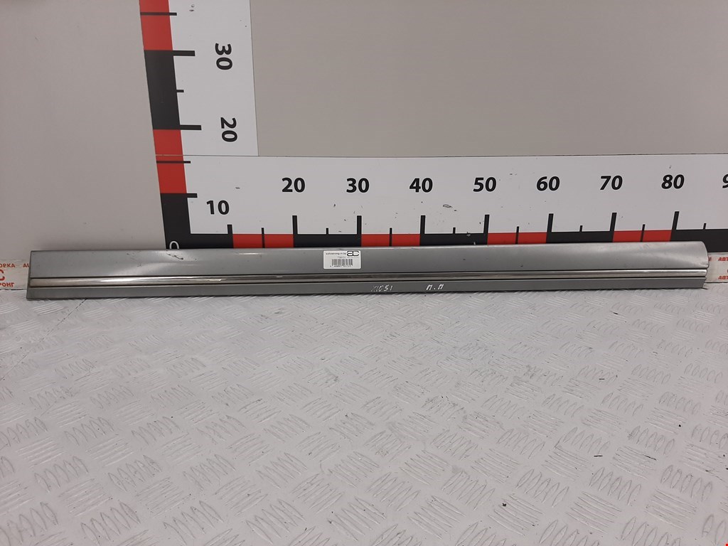 Накладка декоративная (молдинг) двери передней правой Mercedes E-Class (W210) (1995-2003)