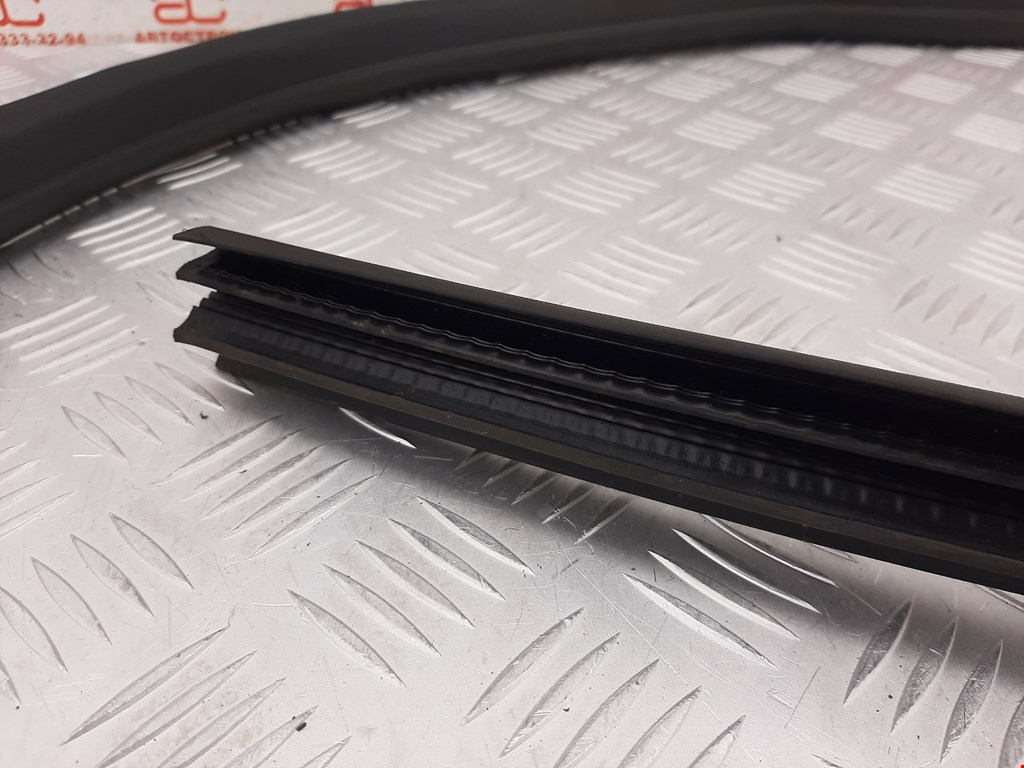 Уплотнитель двери FORD C-MAX 2010-2019